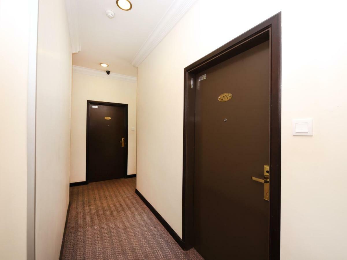 Oyo 750 Comfort Hotel Кота-Кинабалу Экстерьер фото