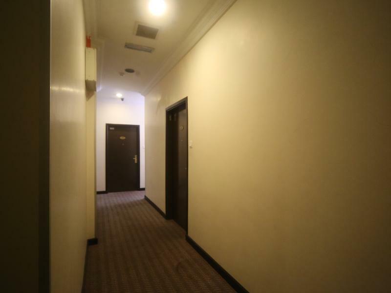 Oyo 750 Comfort Hotel Кота-Кинабалу Экстерьер фото