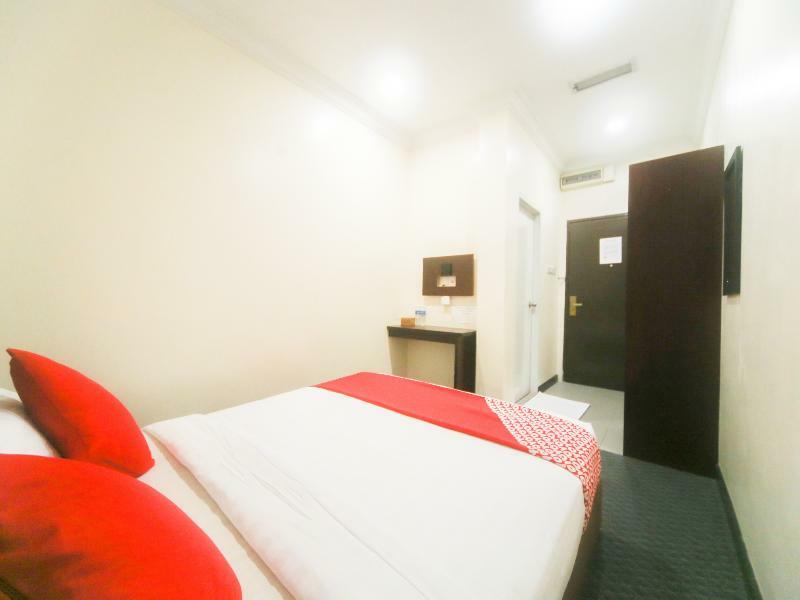 Oyo 750 Comfort Hotel Кота-Кинабалу Экстерьер фото